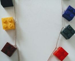 Collier Lego, briques Lego multicolores, chaîne argentée
