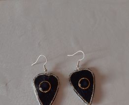 Boucle d'oreille pour femme en tissu skaï brodé 