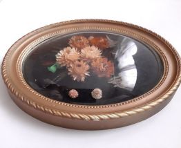 Ancien Médaillon cadre bombé Tableau ovale fleurs séchées 
