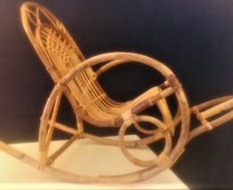Rocking-chair rotin enfant  avec repose pieds
