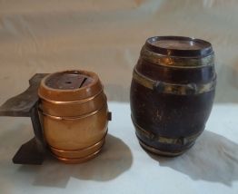 2 tirelires bois années 1950 d'occasion 