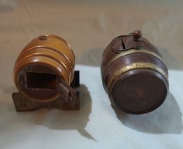 2 tirelires bois années 1950 d'occasion 