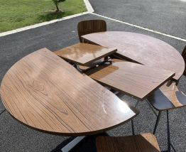 Table et chaises en Formica