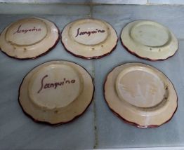 Assiettes  en céramique décorées en cuivre