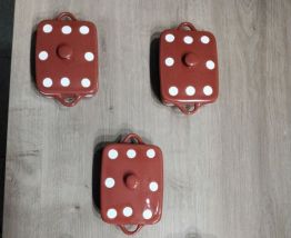 Cocotte vintage rouge à pois blanc 