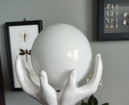 Lampe mains céramique et globe opaline