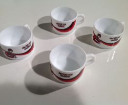 4 petites tasses arcopal Jacques Vabre