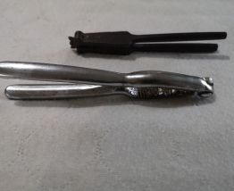 2 casse-noix acier métal 