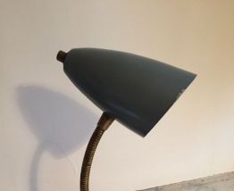 Lampe de bureau métal gris vintage flexible couleur laiton 