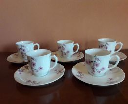 5 tasses et soucoupes en porcelaine de Limoges