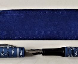 STYLO A PLUME BLEU MARINE 