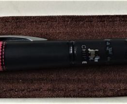 STYLO PLUME A CHIEN NOIR 