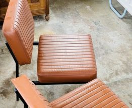 Paire de chauffeuse moderniste Matco