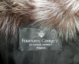 Fourrures Georges V Paris - MANTEAU 3/4 EN RENARD ARGENTE T4