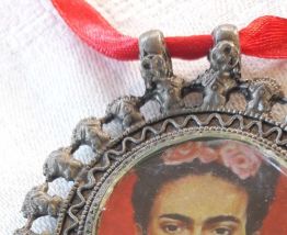 Pendentif portrait Frida Kahlo vintage