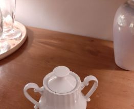 Sucrier / bonbonnière en porcelaine