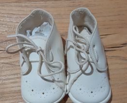 Petites chaussures 1er âge vintage 