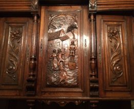 Buffet Henri II . Très bien entretenu