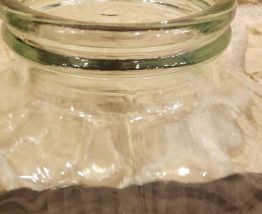 Bonbonnière en verre moulé