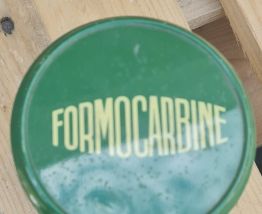 Boîte métal de pharmacie