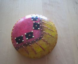 Boite petite ronde en porcelaine peinte main boite a pilules