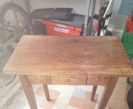 Petite table/chevet avec tiroir