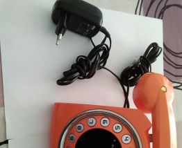 Téléphone vintage des années 2000 