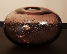 Vase artisanal en verre  coloris mauve