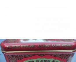 Jolie boite rouge en métal, décoration rangement