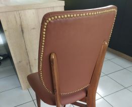 Chaises des années 60 pieds compas.