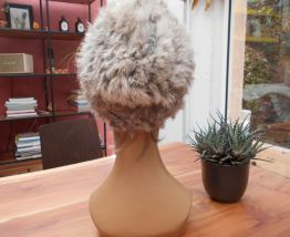 BONNET FAUSSE FOURRURE GRIS T 54-55 CM NEUF 
