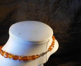 COLLIER AMBRE DE LA BALTIQUE AUTHENTIQUE MARRON NEUF