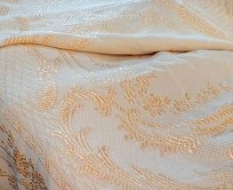 Très beau jeté de lit ancien coton jaune clair et or