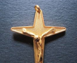 Croix vintage plaqué or