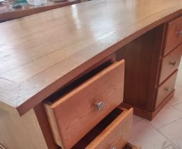 Grand bureau d'administration 