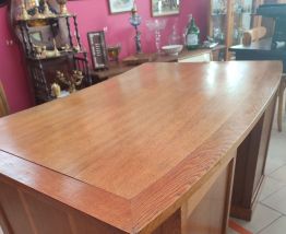 Grand bureau d'administration 