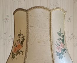 ABAT-JOUR EN VESSIE DE PORC AVEC FLEURS PEINTES A LA MAIN