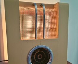 Radio vintage upcyclée en lampe d'ambiance