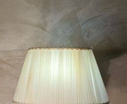 grande lampe art deco  1920 en v verre moulé opaque,  46x33 