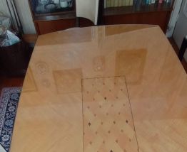 Enfilade/buffet et table en bois de citronnier vernis 