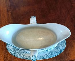 Saucière porcelaine Bertrand bordeaux 