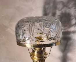  grande lampe laiton  avec sont dome  de cristal ,electricit