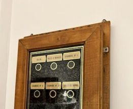 Ancien tableau d'appel, butler's board 