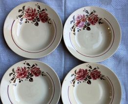 12 assiettes creuses Badonviller/Strasbourg 4 légèr défaults