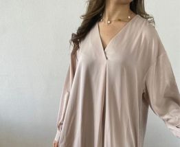 Robe longue en satin de soie