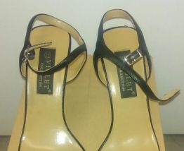 257* magnifiques sandales noires en cuir (p38)