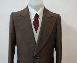 Impressionnante veste marron en laine