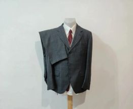 Petit costume gris a carreaux bleu