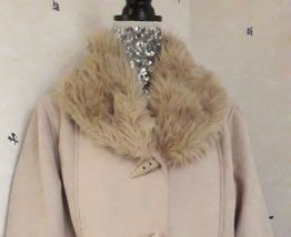 Magnifique manteau beige, chaud, toucher peau de pêche