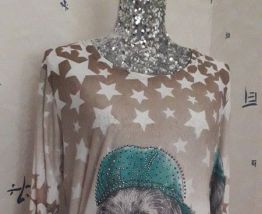 Magnifique blouse motif chien, sequins multicolores brillant